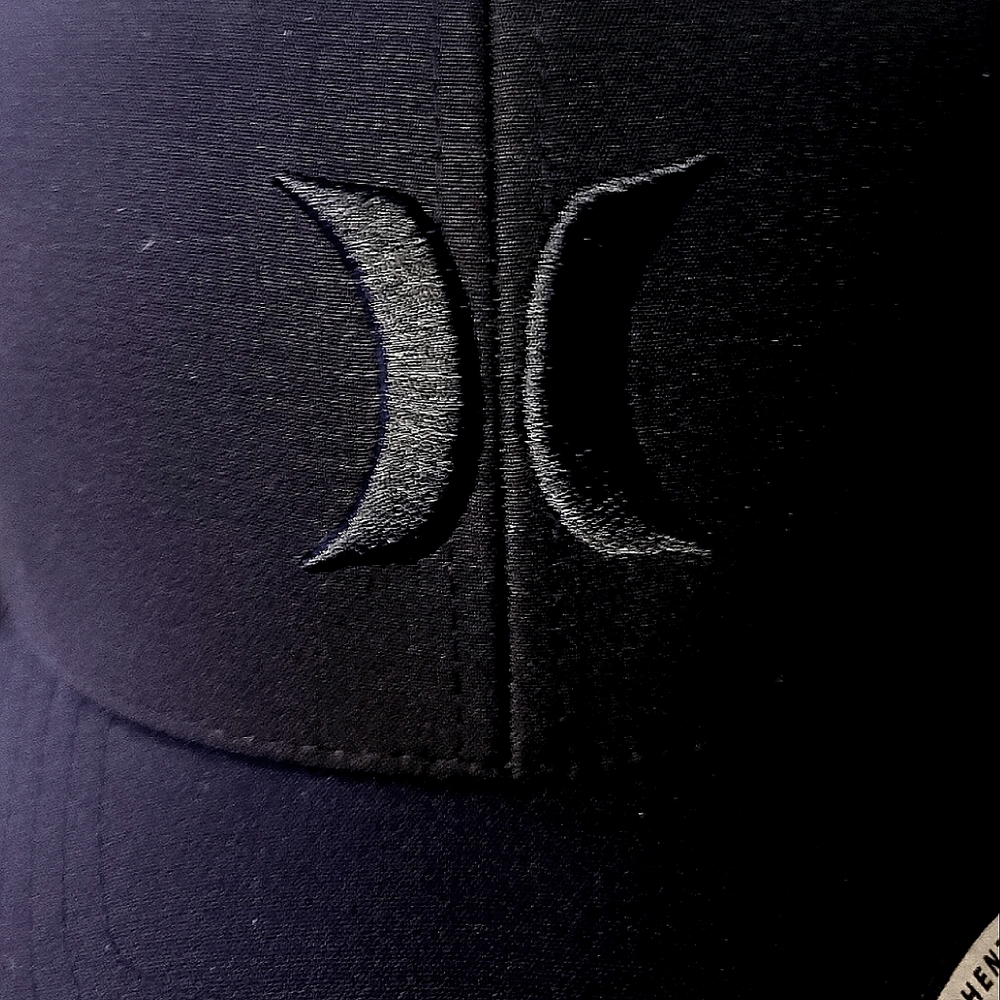 NWT - HURLEY - OS -SNAPBACK